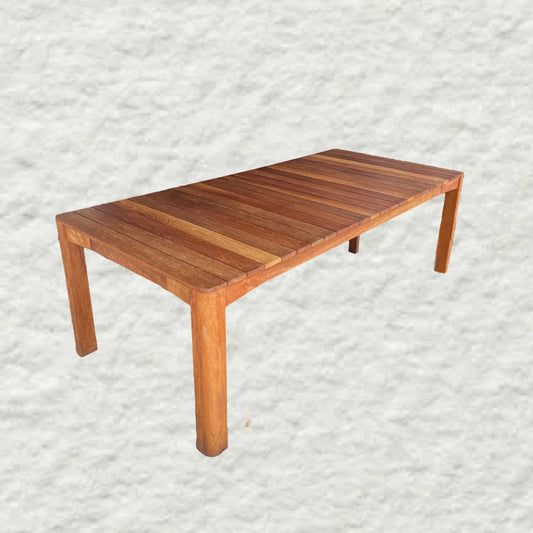 mesa de madera huayruro para terraza